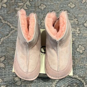 Baby Uggs - boo 5206 - baby pink color - infant size large - used